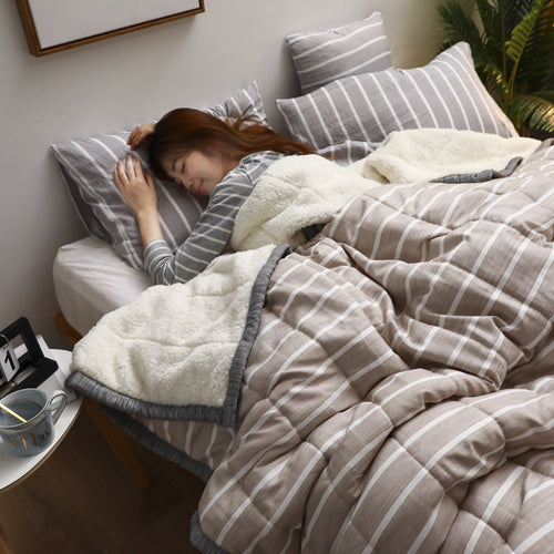 Fleece Blankets and Throws Thick Warm Winter Blankets Home Super Soft Duvet Luxury Solid Blankets on Twin Bedding